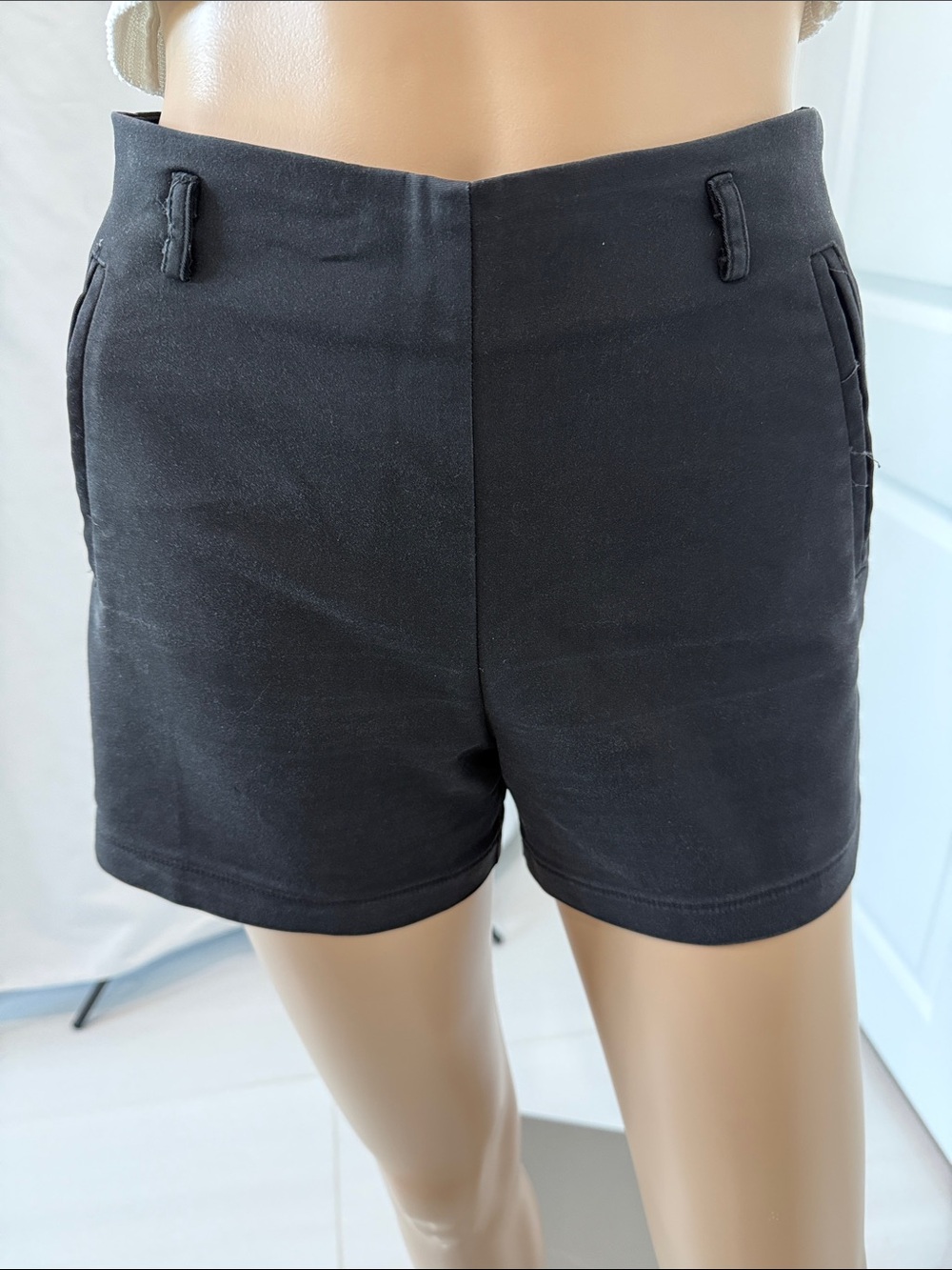 Tea & Cup Black Women's Tailored High-Waist Shorts Size S